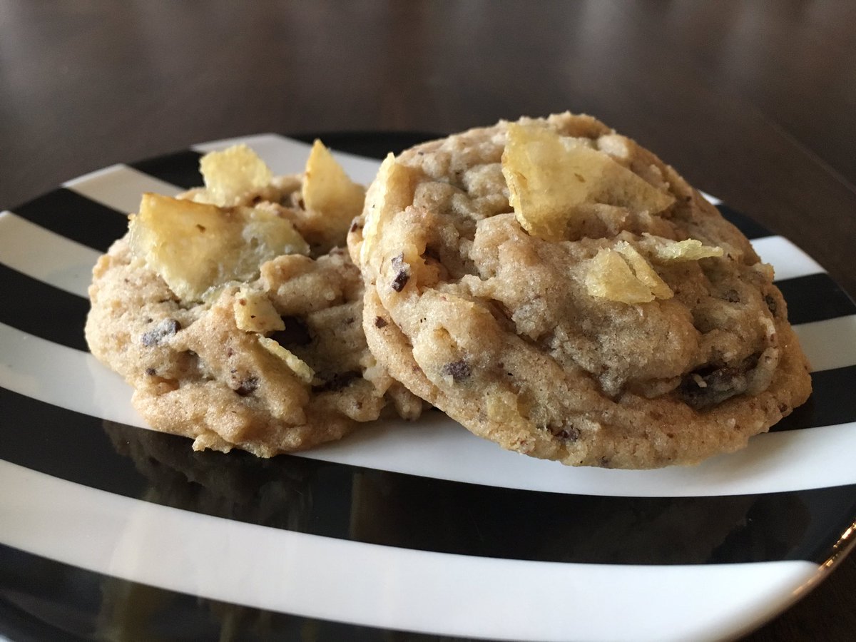 MmeKathleen's tweet photo. A bag of salted kettle chips fell into my chocolate chip cookies. Oops. πͺ #yegbaker #yegfood #alwaysdessert #parttimeteacher #parttimebaker https://t.co/0Jad0qY4S9