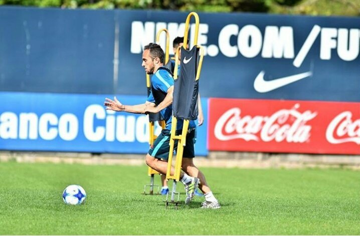BoedoRepublica's tweet photo. ENTRENAMIENTO || Bajo la atenta mirada del Pampa Biaggio, los jugadores realizan ejercicios de definición. https://t.co/0zRPXZRLxl