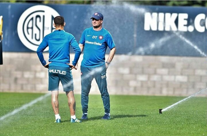 BoedoRepublica's tweet photo. ENTRENAMIENTO || Bajo la atenta mirada del Pampa Biaggio, los jugadores realizan ejercicios de definición. https://t.co/0zRPXZRLxl