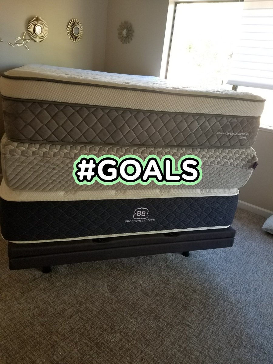 AltCouch's tweet image. I ♡ hiking! "Mattress hiking" you know, that's an exercise people 🛏🏜 #bestmattressever @BrooklynBedding @laylasleep #flippable @nestbedding
