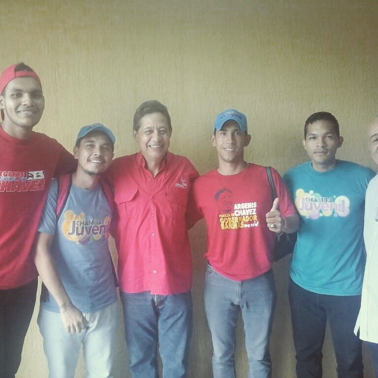 YofranElPapi's tweet photo. Hermano del gigante, Asdrubal Chavez https://t.co/AR4hCqIVvd