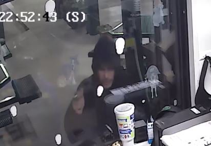 SheriffMesaColo's tweet photo. #HelpSolve Help us ID the person believed to have robbed the Clifton Sonic Sunday night. Send tips @mesacountycrime https://t.co/dJr7jtpGUJ https://t.co/oUwRuQHDlC
