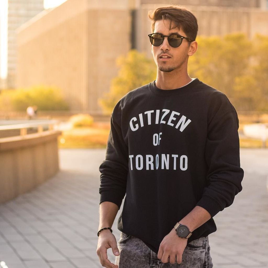 TeedotApparel's tweet photo. 📷 @hdomin96 @diogodomingues98 #citizenoftoronto 🙌🏼 #Toronto https://t.co/qYs33amtcj