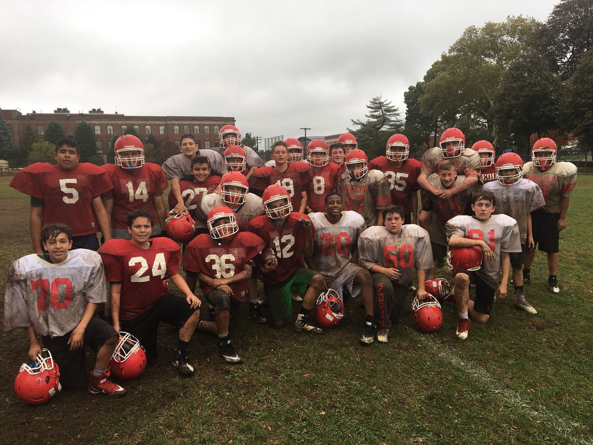 A little rain won’t stop us.. it just makes practice more fun!@MineolaMS <a href="/MsTrojanowski/">Amy Trojanowski</a> <a href="/acasale13/">Andrew Casale</a>