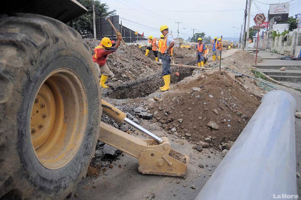 OECEPeru's tweet image. #OSCEPerú  Son cuatro las regiones que lideran la competencia en los procedimientos de selección: goo.gl/bh1jjG