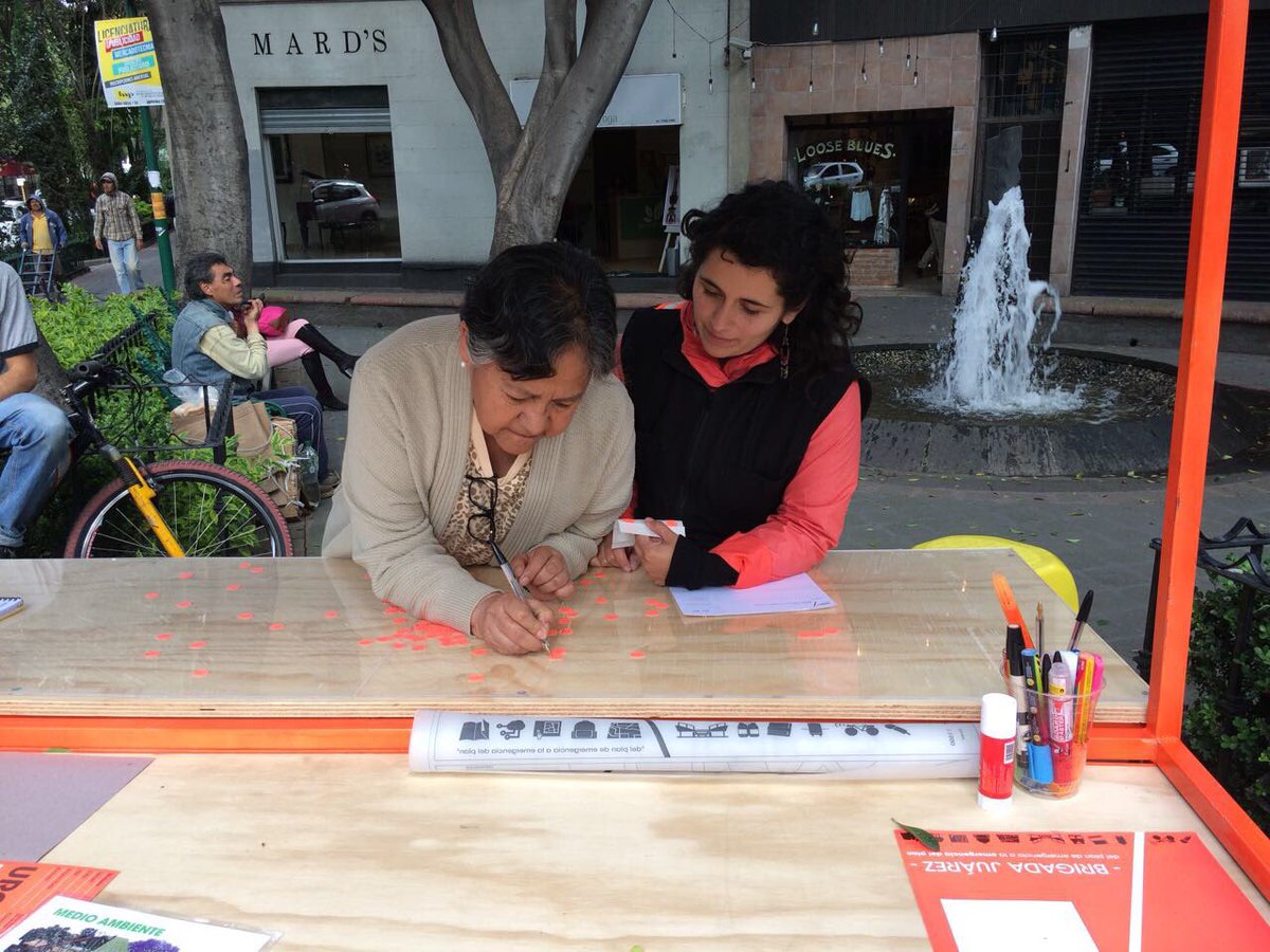 resilienciab's tweet photo. Mapeo participativo en la Plaza Washington. Vengan! https://t.co/daJUuyvV94