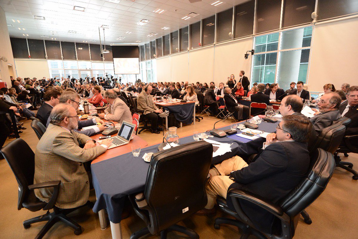 DiputadosAR's tweet photo. DICTAMEN✍Avanza el desafuero del diputado Julio De Vido y se vota mañana en el recinto. MÁS INFO 👉https://t.co/8V1VkyfB3j https://t.co/76fOP0H5Bw