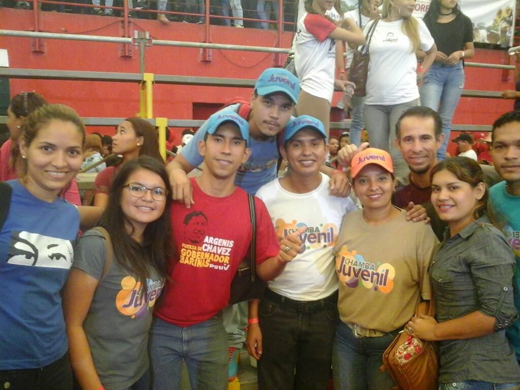 YofranElPapi's tweet photo. Equipo de trabajo Chamba Juvenil (Barinas) @NicolasMaduro @dcabellor @keygomezkndanga 
#Jpsuv
#RobertSerra
#PlanChambaJuvenil https://t.co/HkB1slEfgZ