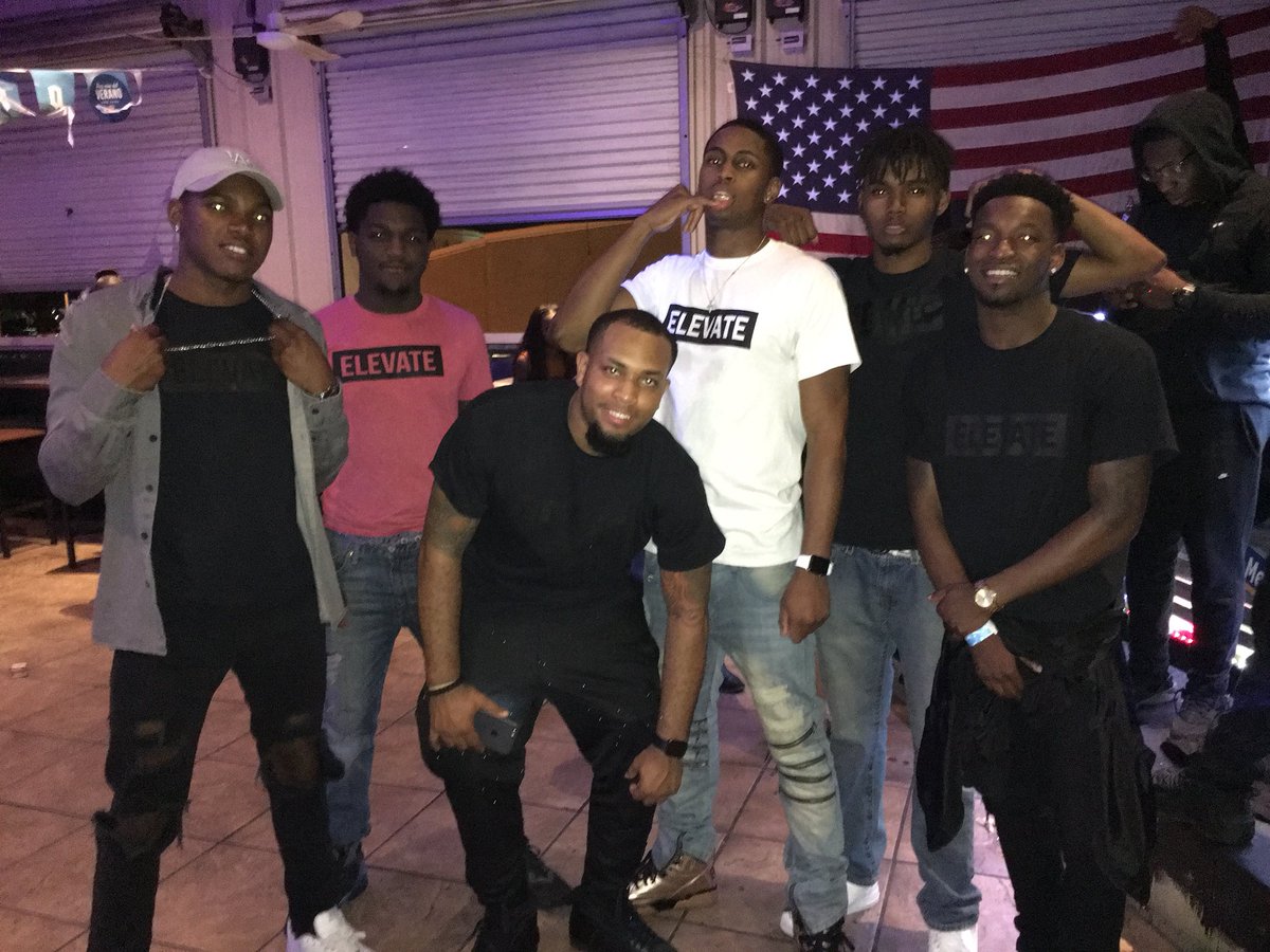 Non1of1's tweet photo. TONIGHT #SlushedParty π€€β«οΈ @djjukeboxlive @jwhite_001 @scootbox @getem_cool @NikeAirAaron @AntioneJohnso17 @_themcattack @1N0NN0N β #USM21 https://t.co/denTYyrznK