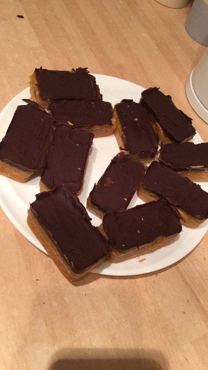 Missagentpotter's tweet photo. Spent my evening watching bake off and making @LiamcBakes ‘ salted peanut millionaire shortbread (bit messy but taste great) https://t.co/7K4x419ynD