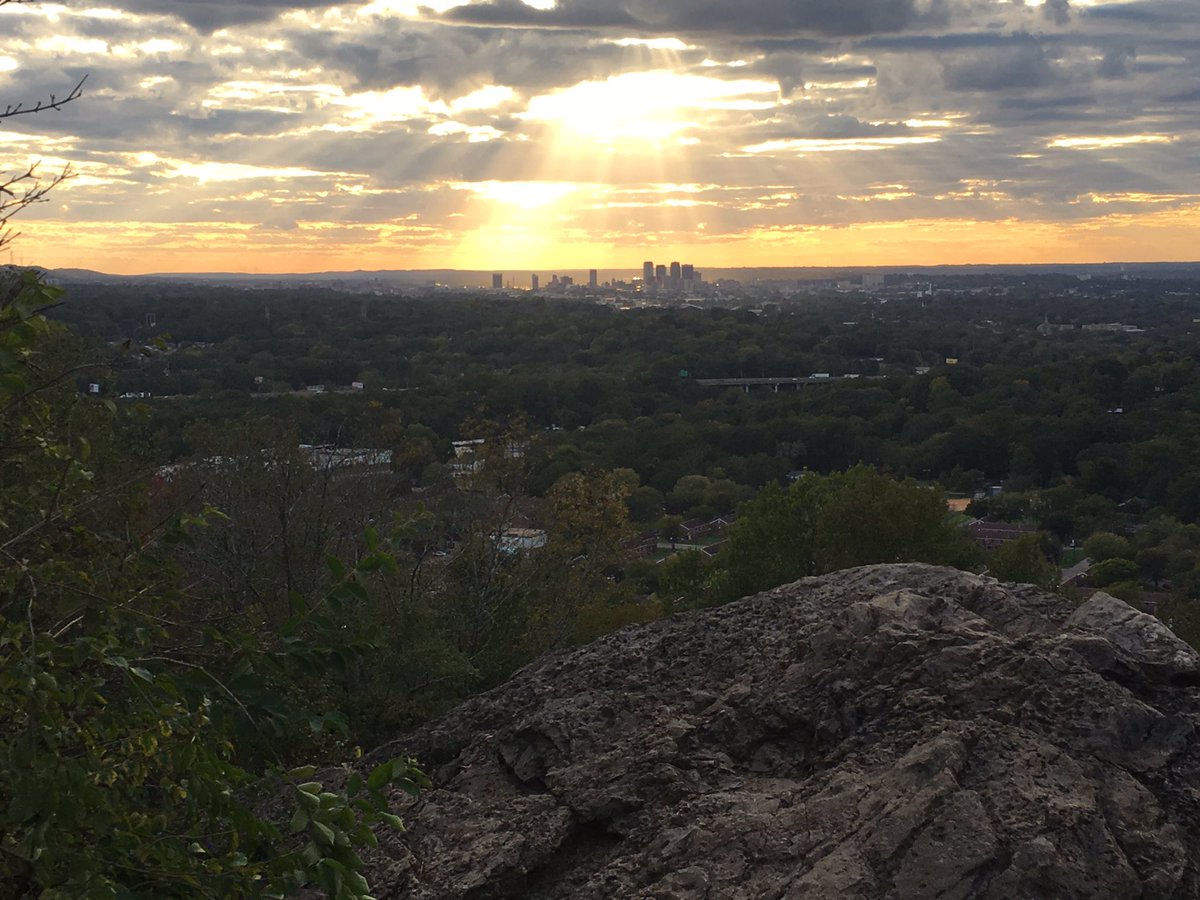 4029Chip's tweet photo. I see that sun shining on you, Birmingham! #RuffnerMountain https://t.co/QRqDTnTbQJ
