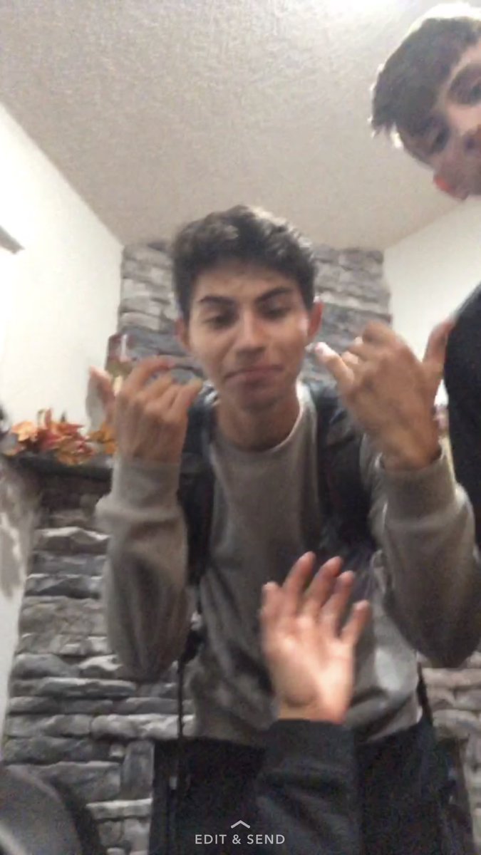 Adriannn413's tweet image. Happy birthday to my bro😂👀 #wildvideo