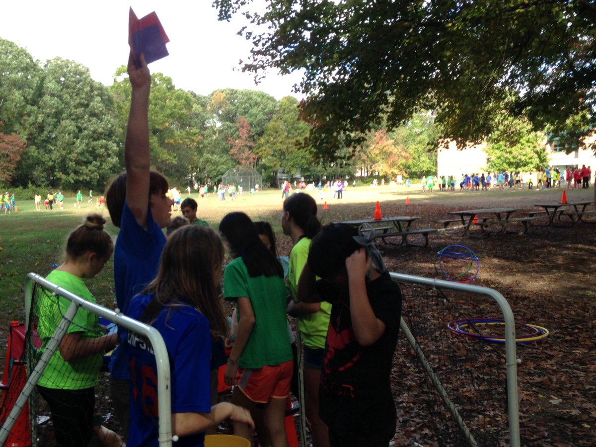 OVGeneralMusic's tweet photo. Team Challenge Day! Had fun with sixth grade in the "minefield". Great teamwork! #OakViewFCPS  #OVEagles6 #positivity https://t.co/H1Zr0oEWms