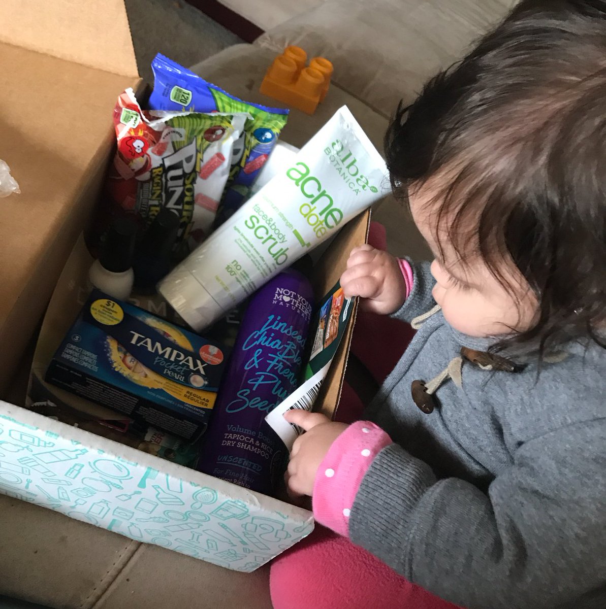 flippen_angie's tweet photo. #TampaxAtTarget #Complimentary @Influenster @Tampax https://t.co/iarkxQeT0j