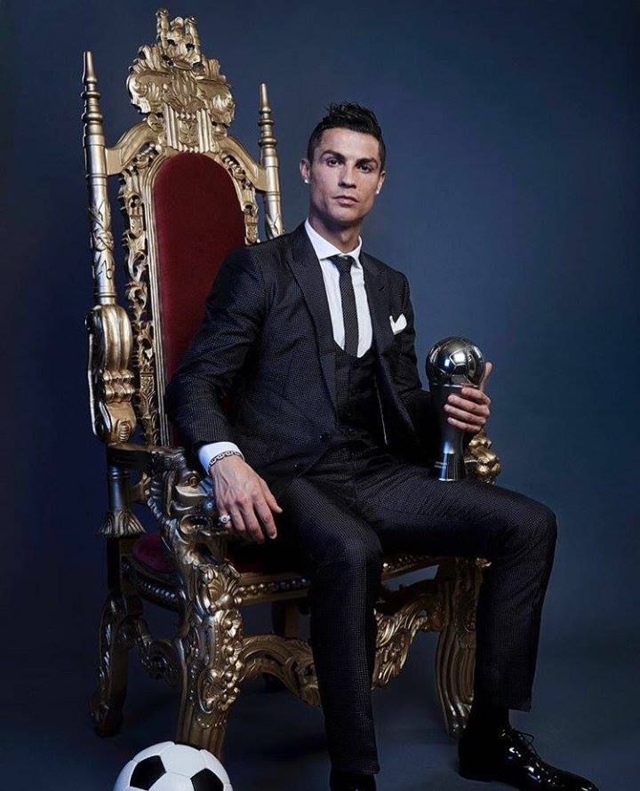 MotivacionesF's tweet photo. El rey en su trono 👑 https://t.co/2jLL3WIoGc