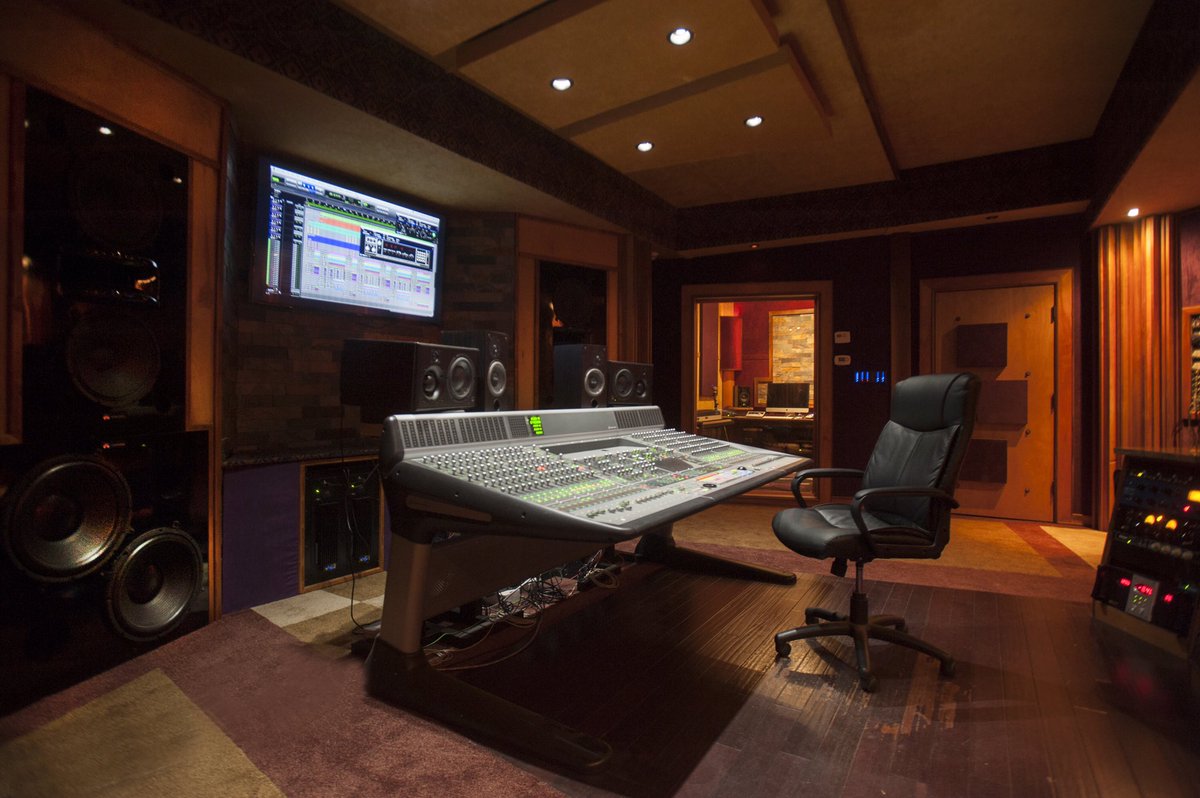fnfstudios_'s tweet photo. Photos by [the legendary] Paul Natkin https://t.co/HU0GokwHSY