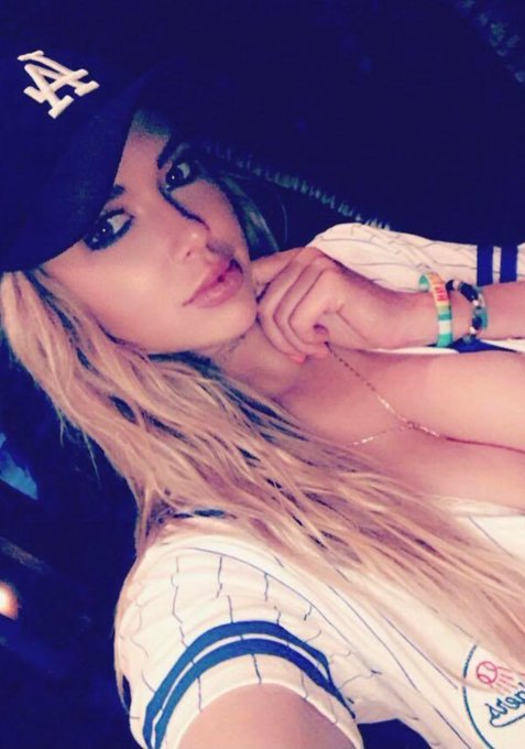 Game One Today! Let’s Go Dodgers ?⚾️ #WorldSeries #Dodgers https://t.co/04Dg87KwZK