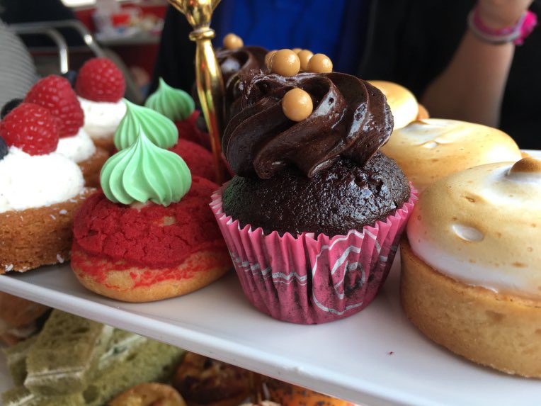 petitetealover's tweet photo. B Afternoon Tea Bus Tour Review from Charlotte https://t.co/fcuRyeZqG3 #teahour #teabus #cake @lblogger https://t.co/6O4gs6zXS1