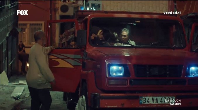 TVitrin_'s tweet photo. #dizilerdetrafik👮🏻#Kadın dizisinde #dodge #as950 ekranda! @FOXTurkiye @kadindizifox @MFYAPIMTV @med_yapim https://t.co/E5kL8fRYV6