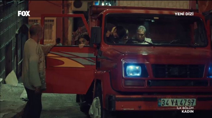 TVitrin_'s tweet photo. #dizilerdetrafik👮🏻#Kadın dizisinde #dodge #as950 ekranda! @FOXTurkiye @kadindizifox @MFYAPIMTV @med_yapim https://t.co/E5kL8fRYV6