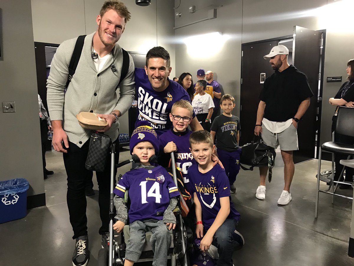 LevisHopeND's tweet photo. @KyleRudolph82 - you are tall. It was a pleasure meeting you! Please tell @Asendejo we are sorry that we missed him. Maybe next time? https://t.co/XswgXV4q7Y