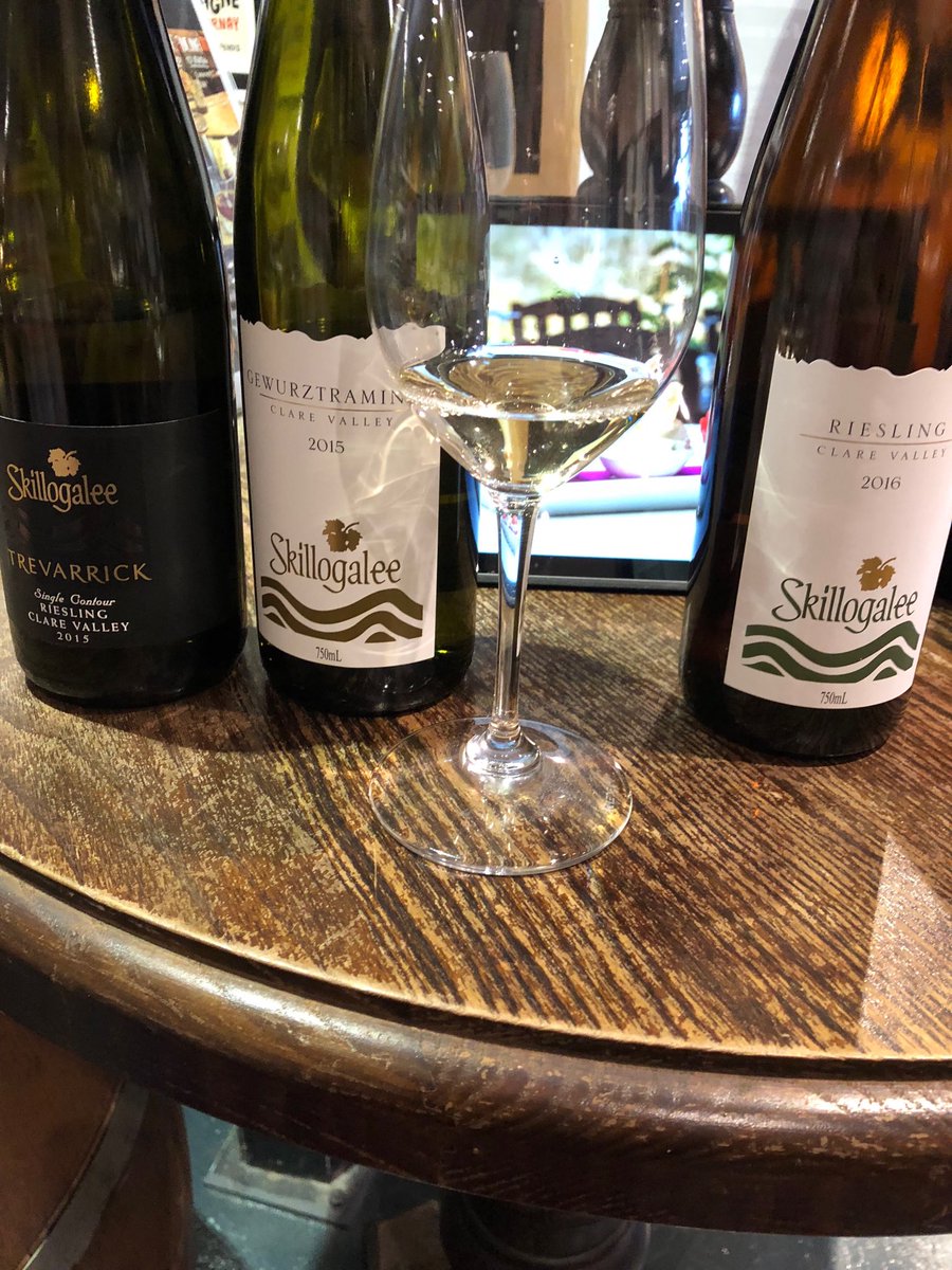 angelatalkswine's tweet photo. If you haven’t already,try this @skillogaleewine #Gewürztraminer from @greatwestnwine . FragrantExotic ,Drier than most. Polished and fresh https://t.co/UrtnjDjmfK