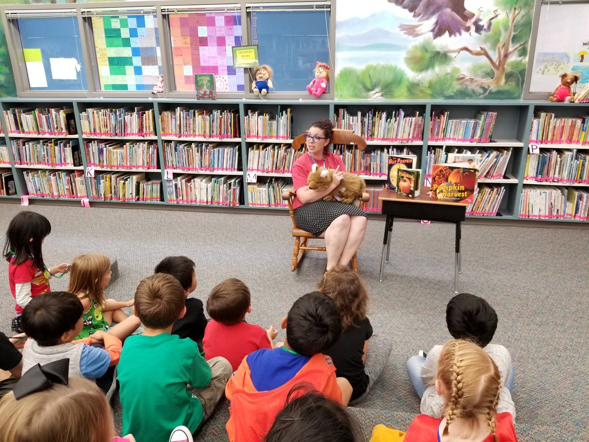 misspaek's tweet photo. We ♡ Library Lesson Day! @Libraker #wcerangers #wceKG #misspaekslovebugs #wcelibrary https://t.co/0lyN7Wr1y8
