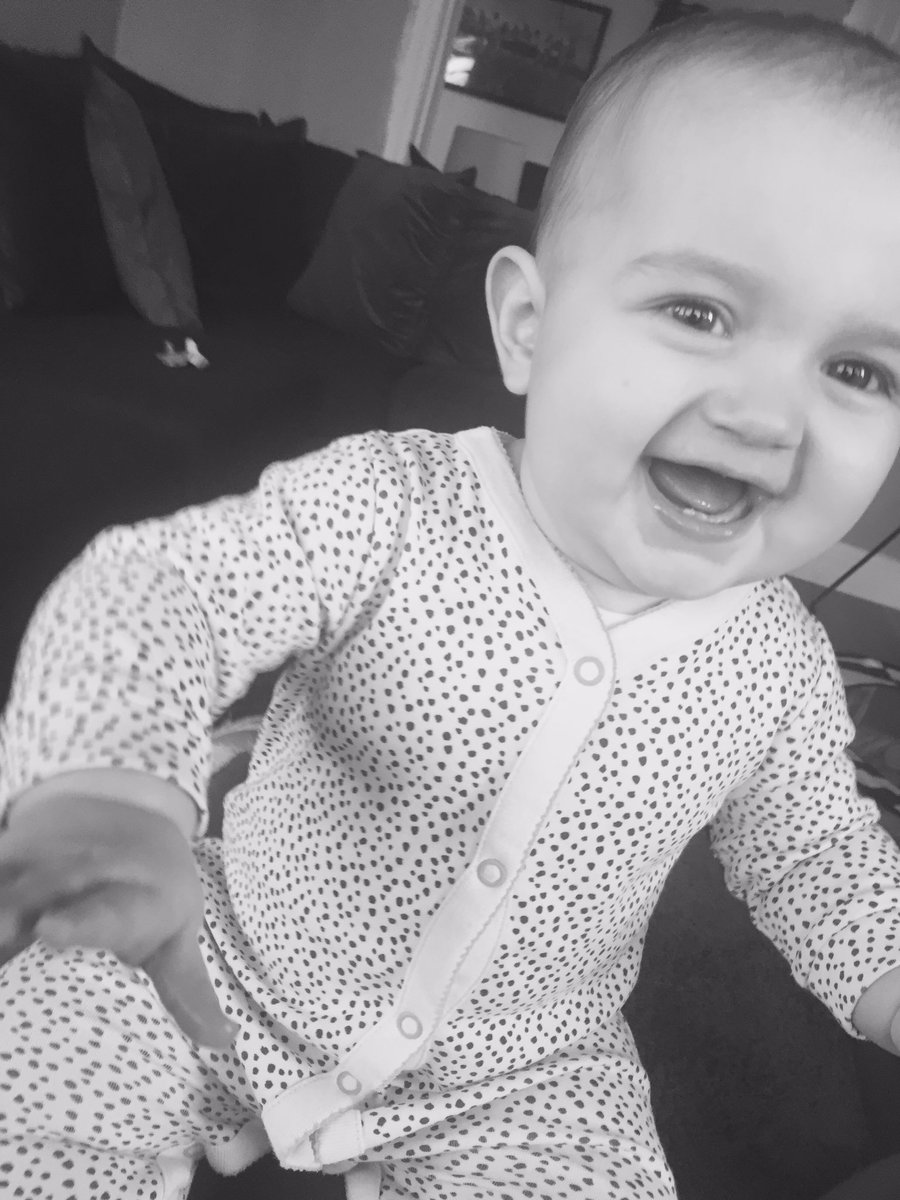 eleanormayrach's tweet photo. Don't know how I'm going to cope leaving this face tomorrow 😢 #maternityleave #ninemonth https://t.co/dKwxnaVuna