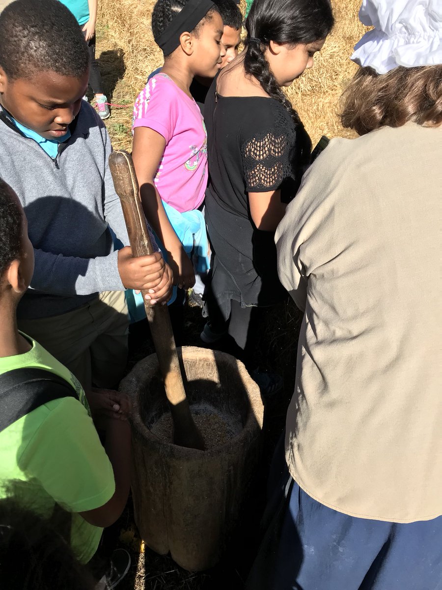 KellyRansier's tweet photo. Learned a lot at Mount Vernon today #handsonlearning @PineCrestES https://t.co/AS7UJo5Uuy