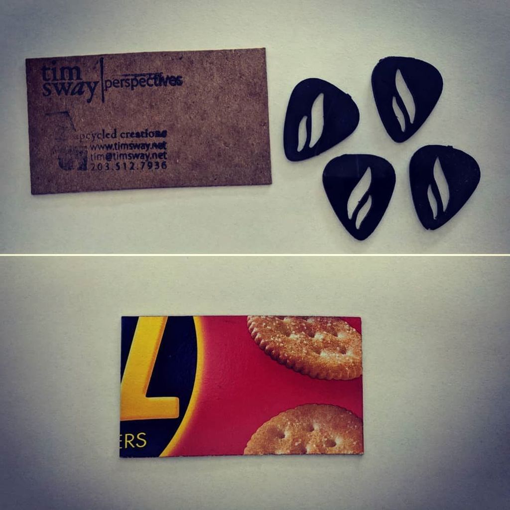 TBmakes's tweet photo. #upcycleing at it's best from @timsway1 .
Ritz Cracker box used for business cards and #guitar picks made form old�� https://t.co/qhwITtE4W4 https://t.co/vygXcMhRj3