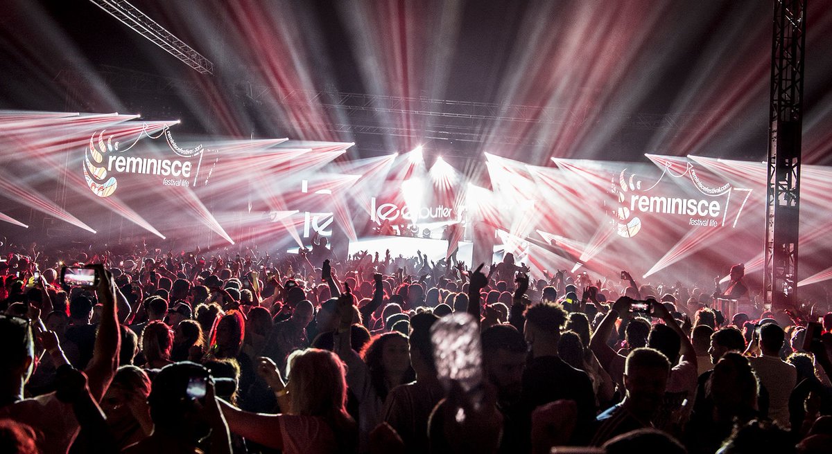 EddyAfterHours's tweet photo. @DjLeeButler's set at @ReminisceFest had the entire crowd bouncing, such an amazing atmosphere 🙌

#djleebutler #reminiscefestival #oldschool https://t.co/NgTKzQ6dxz