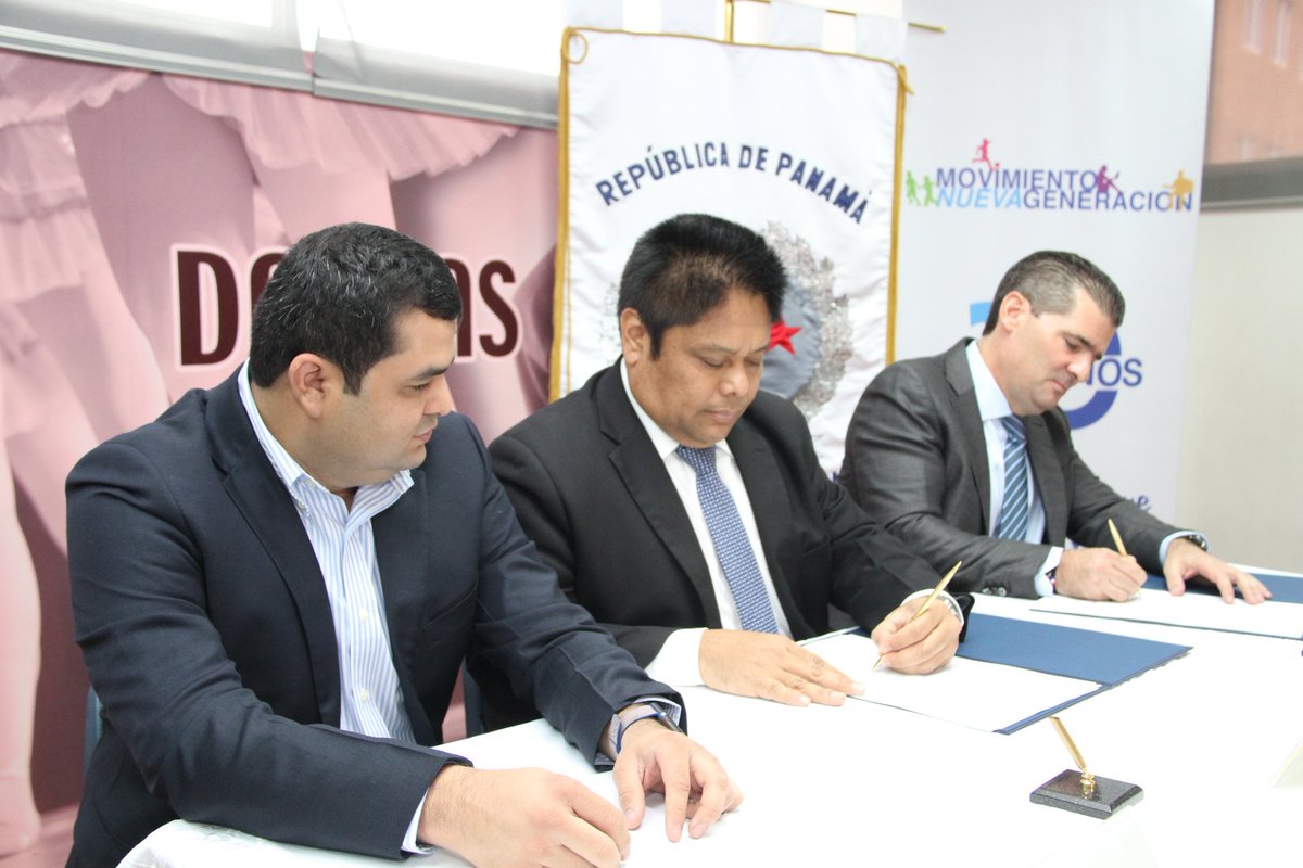 MinSegPma's tweet photo. Convenio de Cooperación fue firmado por Sr. Nicolás González Revilla Pdte.JDMNG y Min Bethancourt, con un aporte de $98,400.00 y dura 2 años https://t.co/8ruwIM4q76