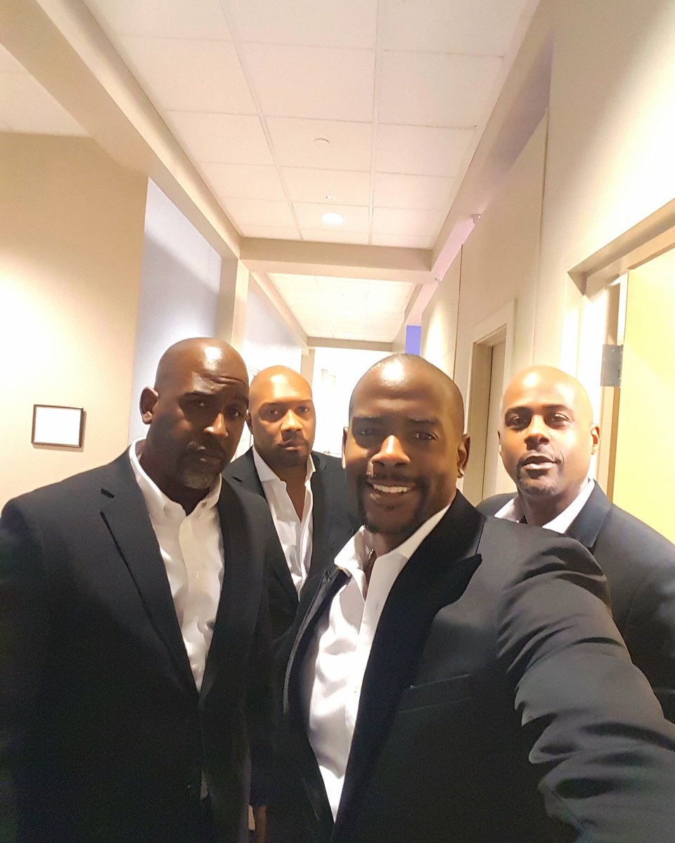keithsings's tweet photo. Croon Ave. . . .#Vegas. . . . #MagicMusicNights w/ @imarcnelson. . . .#October26th #BackstageBar n Grill. . . . https://t.co/m1nyLe3dMY