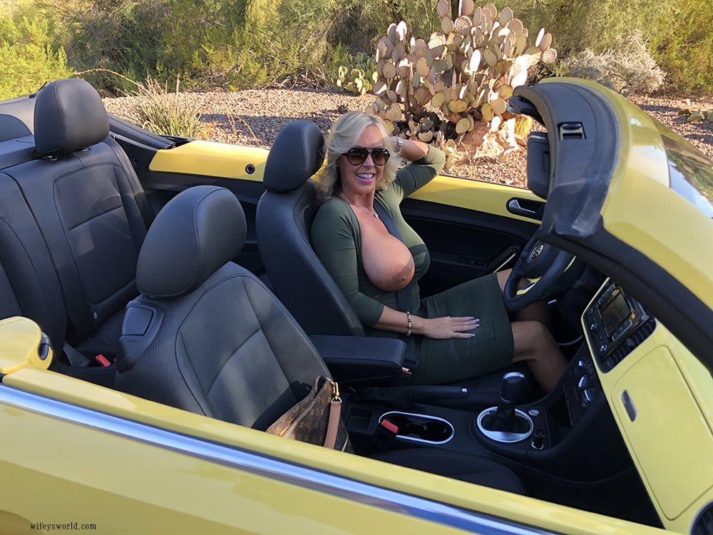 wifeysworld's tweet photo. Topless in my topless! Join now to see MUCH more!! 🐞👄👅👀 https://t.co/ozUGsrXB40 https://t.co/mGp260aYSt