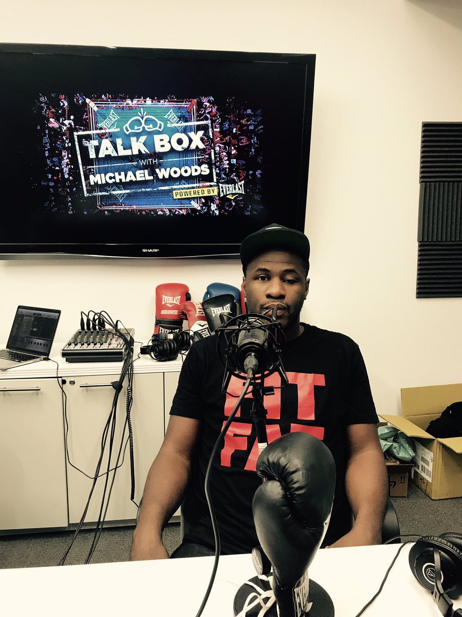 Woodsy1069's tweet photo. That is @erickelly at @TalkBOX_ today. #boxing #offtherails #poorHunter https://t.co/fybwSivO9Y