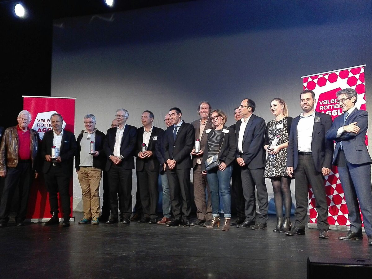 AdrienFmn's tweet photo. Les 5 lauréats des Trophées de l'entreprise @ValenceRomans 2017 dévoilés! https://t.co/n9m5aVgxOU