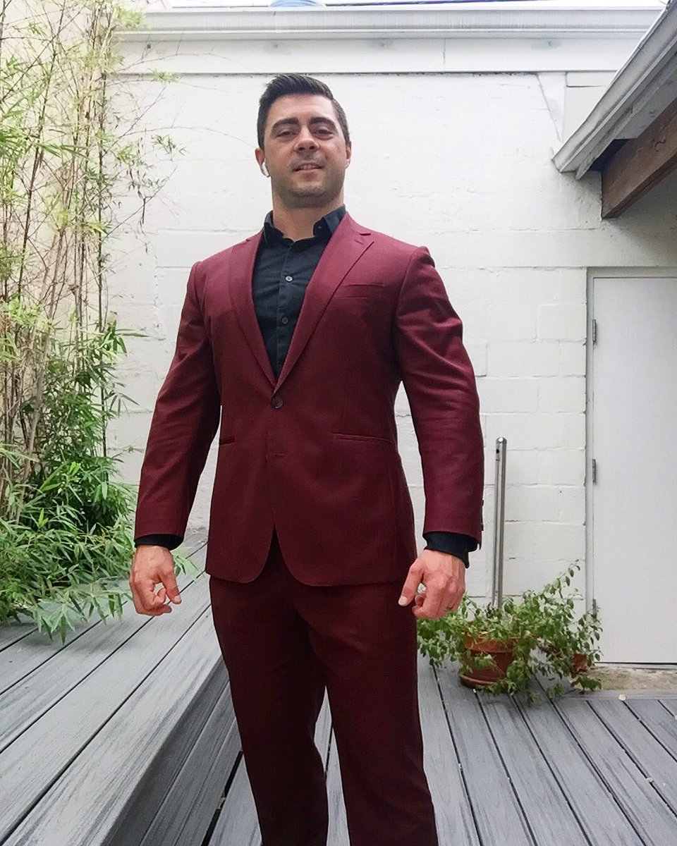 derekboltxxx's tweet photo. Brand new suit from @EnzoCustom in DC. Completely custom made to my body, so it fits like a glove and is so comfortable. https://t.co/JGlxj7Unyh