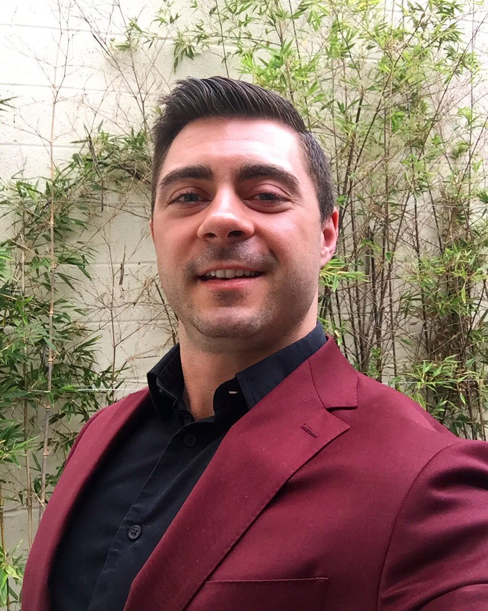 derekboltxxx's tweet photo. Brand new suit from @EnzoCustom in DC. Completely custom made to my body, so it fits like a glove and is so comfortable. https://t.co/JGlxj7Unyh