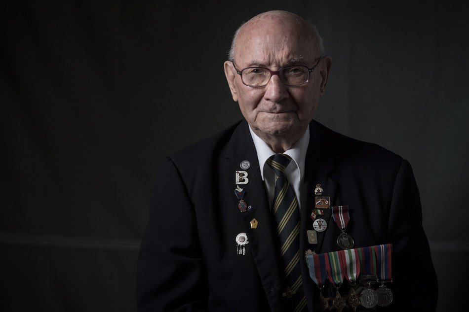 CNWCanada150's tweet photo. On #RemembranceDay, @Sunnybrook Veterans Centre will honour our heroes with 30,000 Canadian flags https://t.co/a9ICRPDhMg https://t.co/TGWxzfjyVx