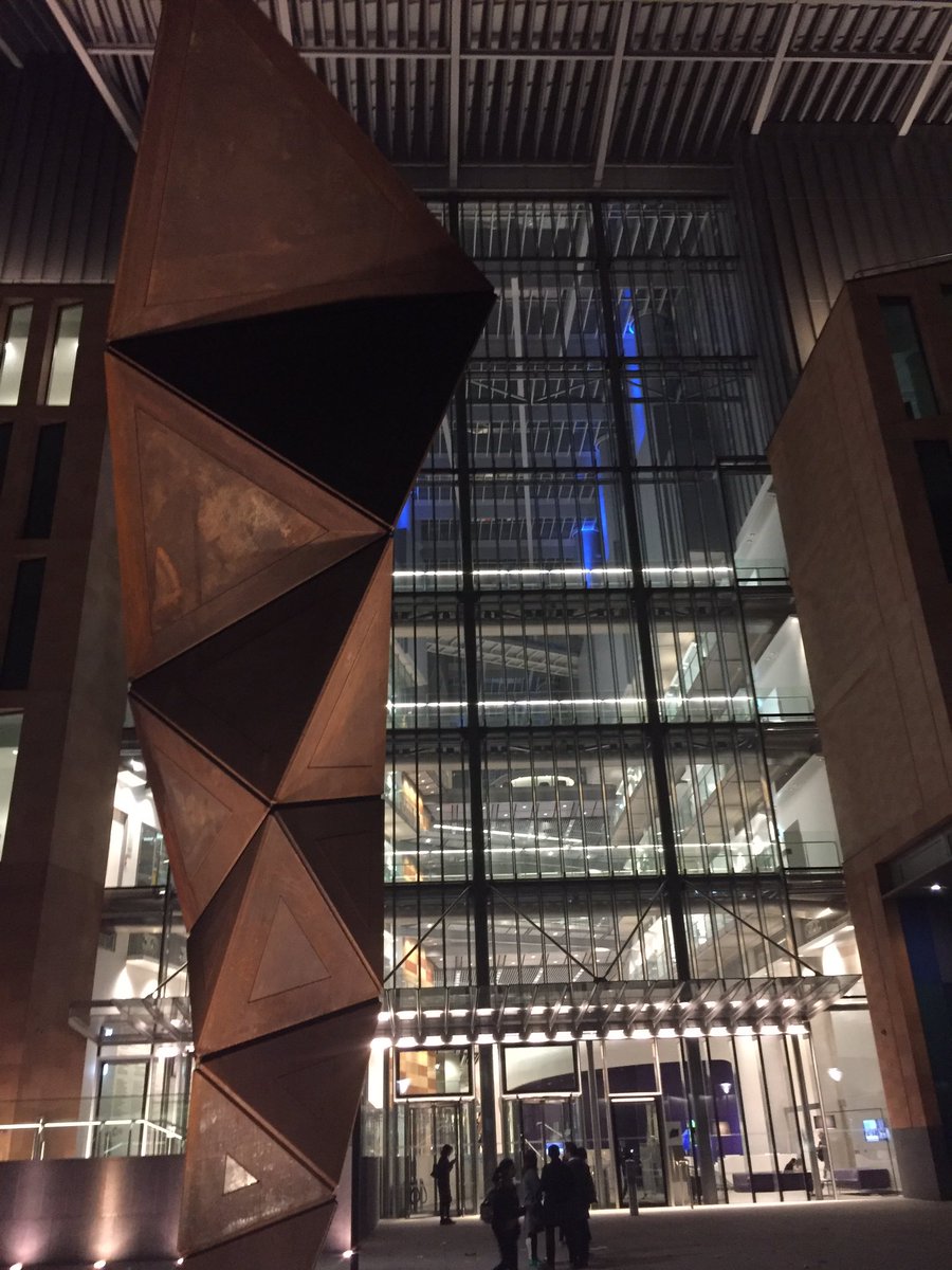 AlternativeDocs's tweet photo. We've had a fantastic time at the Life sciences and Healthcare Fair at Francis Crick in London. Watch out for future collaborations! #DYP17 https://t.co/1UVACAT2KH