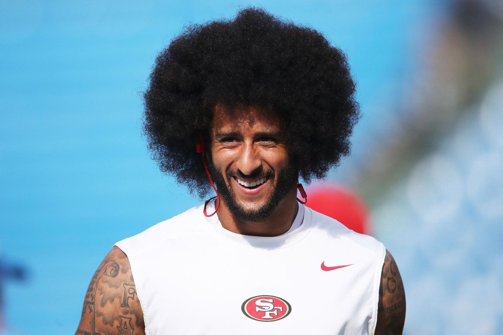 PageSix's tweet image. EXCLUSIVE: Colin Kaepernick lands a million-dollar book deal pge.sx/2lfrwxA