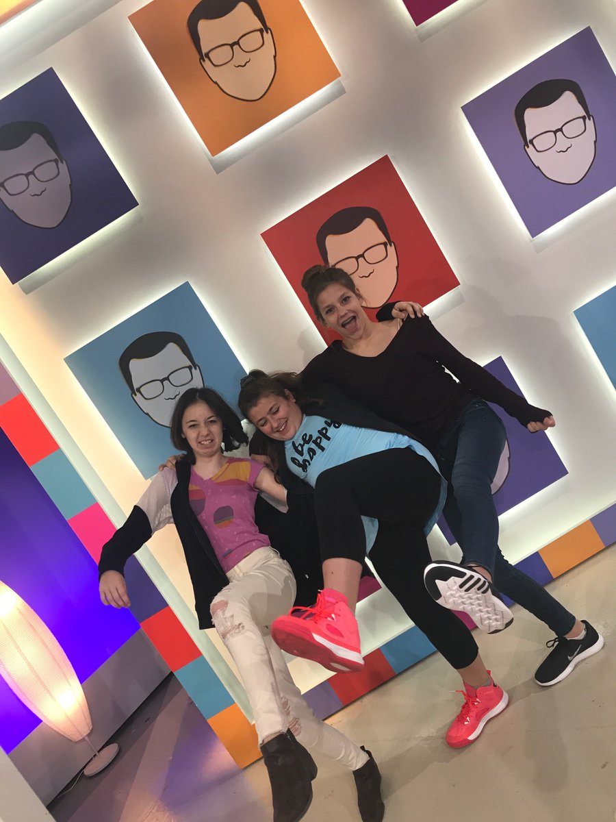 AshlandProd's tweet photo. Check out @AshlandProd Tweens chatting /w @jasonmatheson on @JasonShowTV Way to go girls! https://t.co/kw9O2DXWvW #tweentalk @shanedawson https://t.co/vZXNWKZKnv