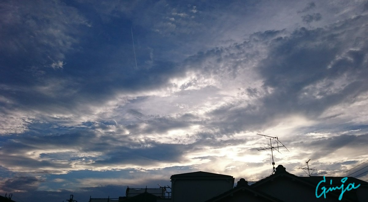 皆様、本日もたくさんの優しさを賜り、有り難うございました、心から感謝しております！！

昨日は台風一過で風は強くとも、空は晴れてありがたかったのですが、今日はまた１日中シトシト雨で、秋晴れが恋しくなりますよね！

皆様の素敵な明日をお祈りしております、お休みなさいませ☆

#カコソラ