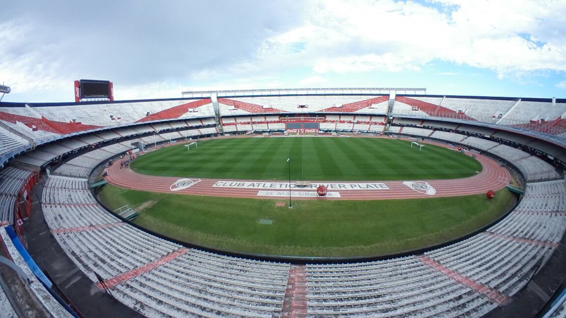 RiverPlate's tweet photo. #VamosRiver ⚪️🔴⚪️

El escenario que vivió tantas noches únicas, se prepara para una más. 💫🏆 https://t.co/91RBgXyf1Q