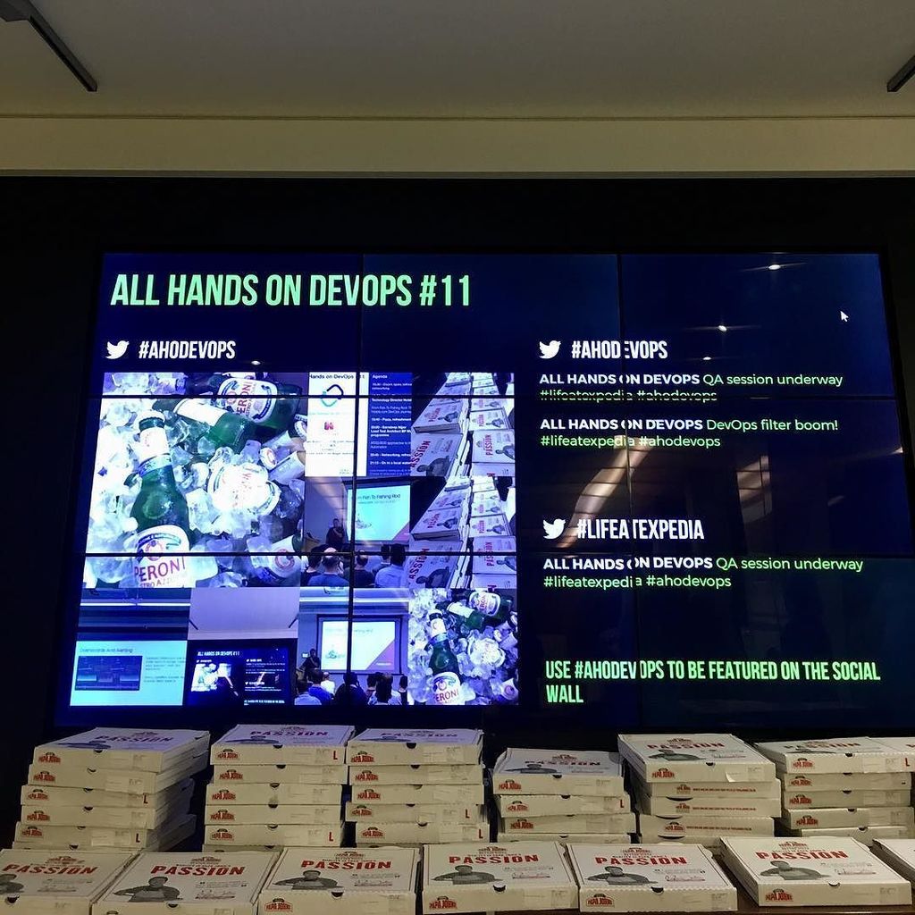 ThirdRepublic's tweet photo. DevOps + beers 🍺 + pizza 🍕
#ahodevops https://t.co/4gmrqpbbQV https://t.co/ApkG5g48od