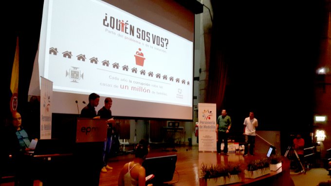 upbcolombia's tweet photo. ¿Quién sos vos?, la campaña de publicidad diseñada por #estudiantesUPB para en el #ConcursoDDHH de @personeriamed. https://t.co/UZicphU2EO https://t.co/eek7CeZNQF