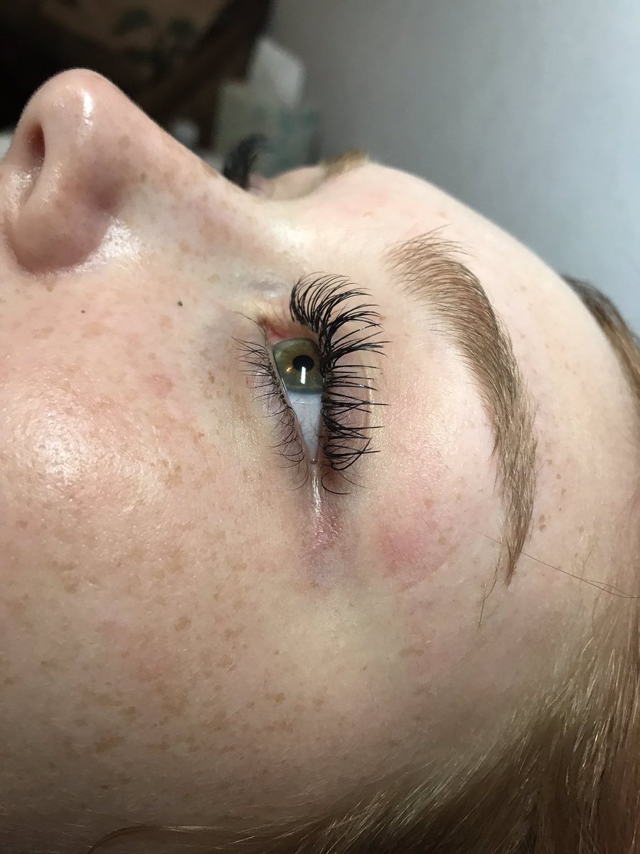 H_kdoll's tweet photo. Beautiful lashes for the beautiful bride! #xtremelashes #rootssalon https://t.co/dKxWFhwzCK