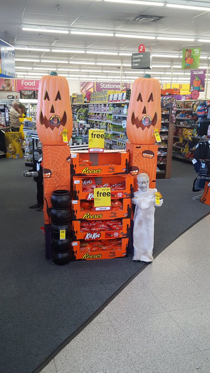 jmschwartzbach's tweet photo. Halloween in Palmyra VA!    No more gloves.    Just one more!  #A3Brandhealthy https://t.co/tMxMkgq9Ex