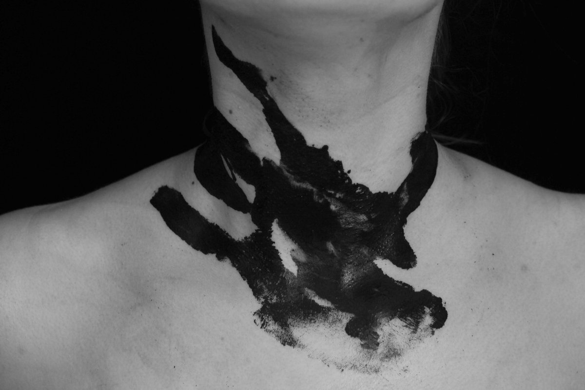 leahharrisart's tweet photo. Insidious// #photoseries #photography #anxiety #selfportrait #takeshold https://t.co/iTgptR1OTx
