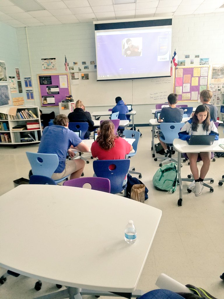 SouthTejas1984's tweet photo. Love how students are all in small groups and this atmosphere is very laid back yet completely focused. @AHISD #KeepStudentsEngaged #BigPic https://t.co/cGmf4LnOmB